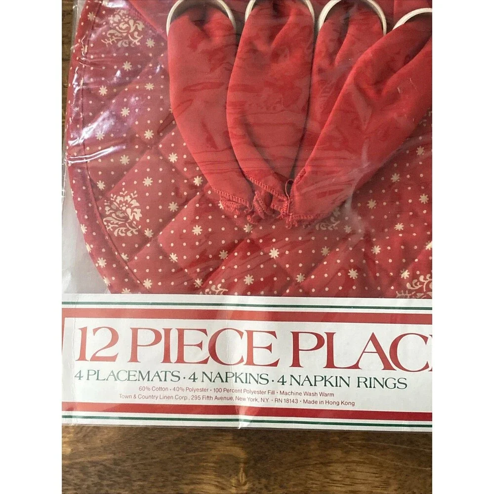 Vintage Christmas Quilted Placemat Set Napkin Ring Town Country Linen 12 Pc Red